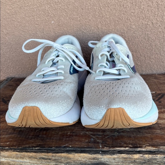 Brooks Women's Ghost 16 Athletic Shoes - Picture 5 of 10